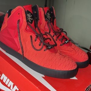 Nike LeBron NSW Mens Sneaker